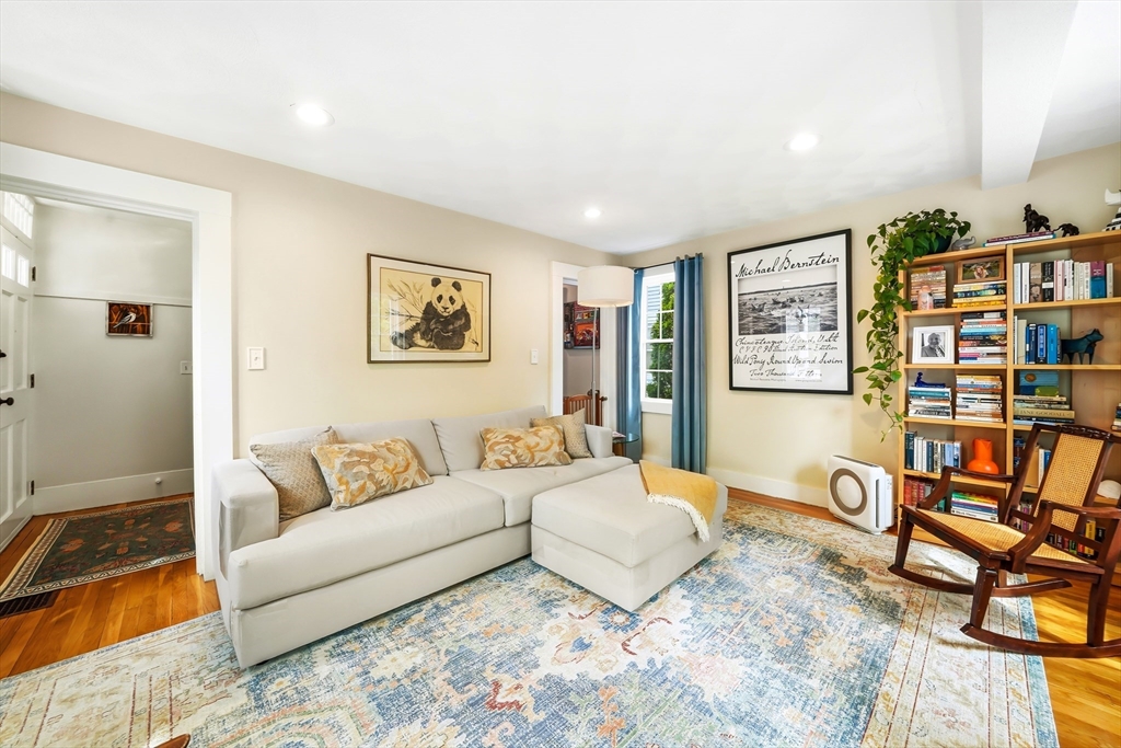 11 Beacon St