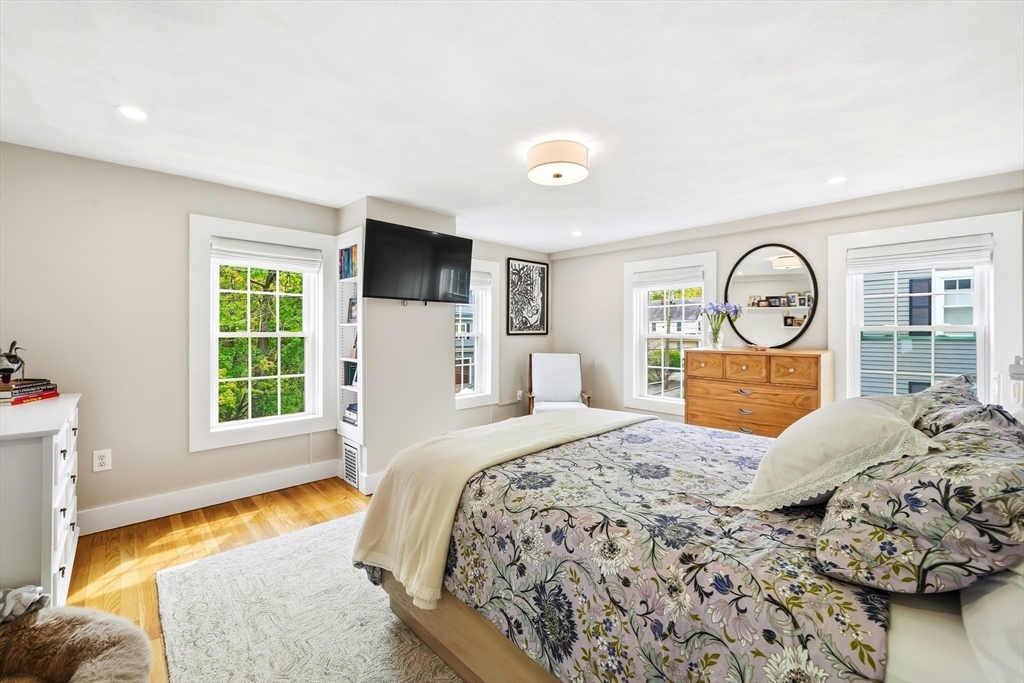 11 Beacon St