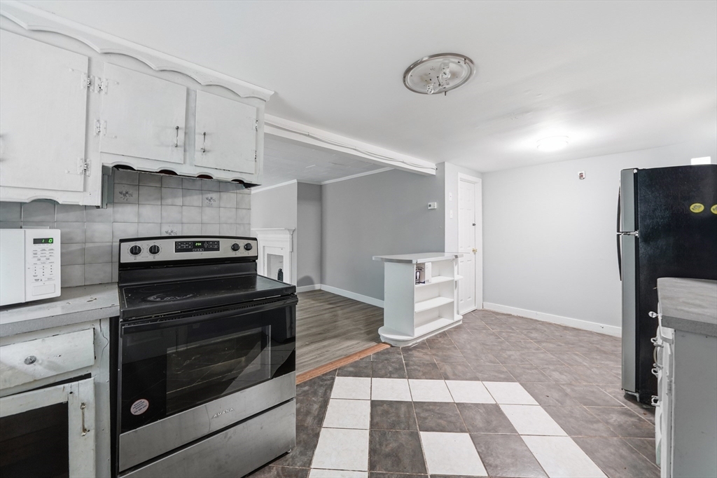 253 Lexington St