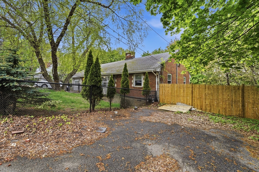 253 Lexington St