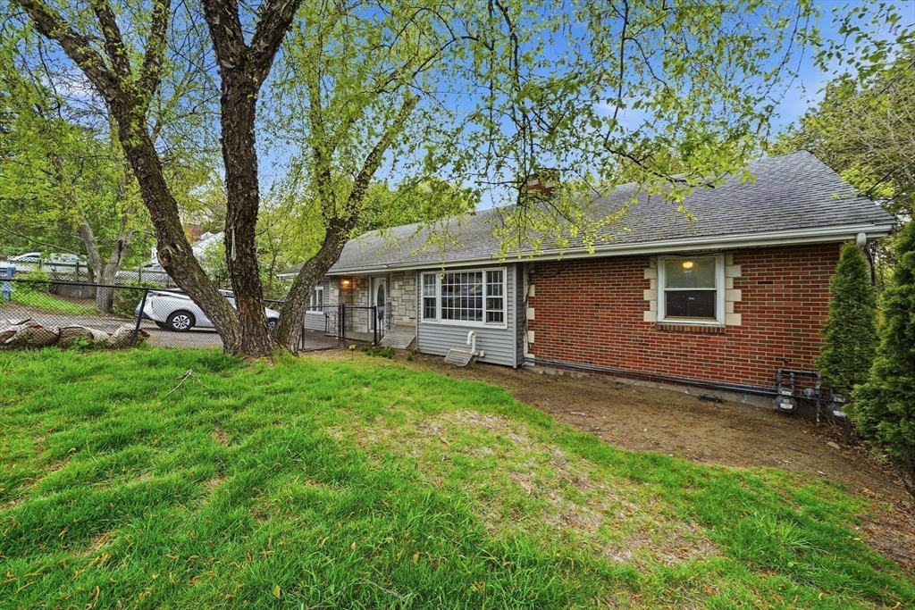 253 Lexington St