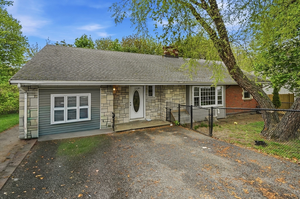 253 Lexington St