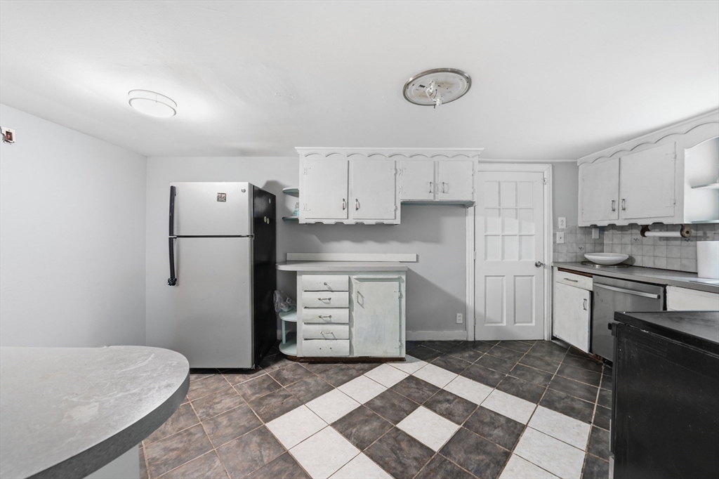 253 Lexington St