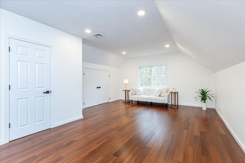 16 Shipley Cir
