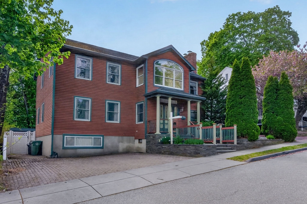 8 Hawthorne St