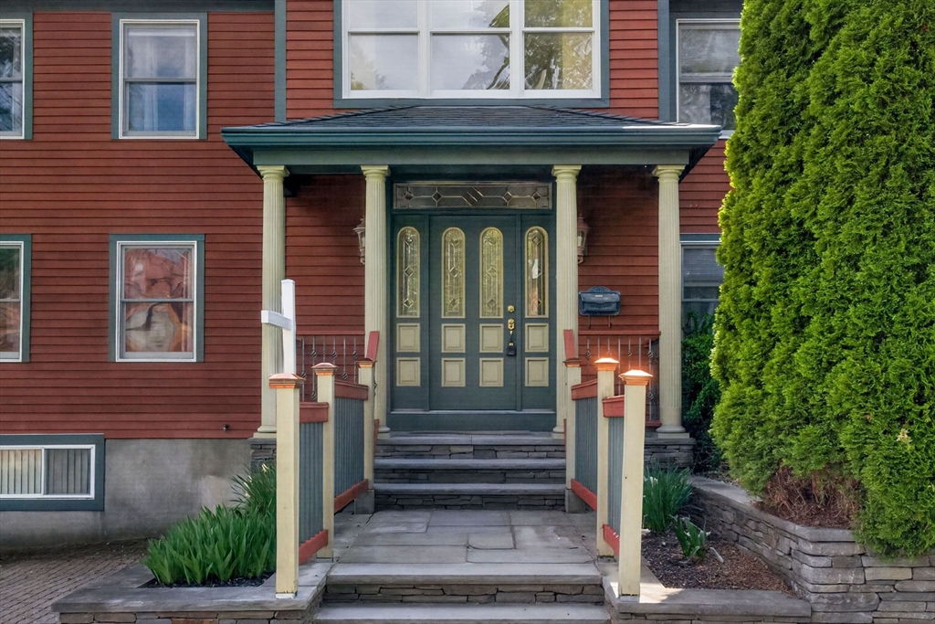 8 Hawthorne St