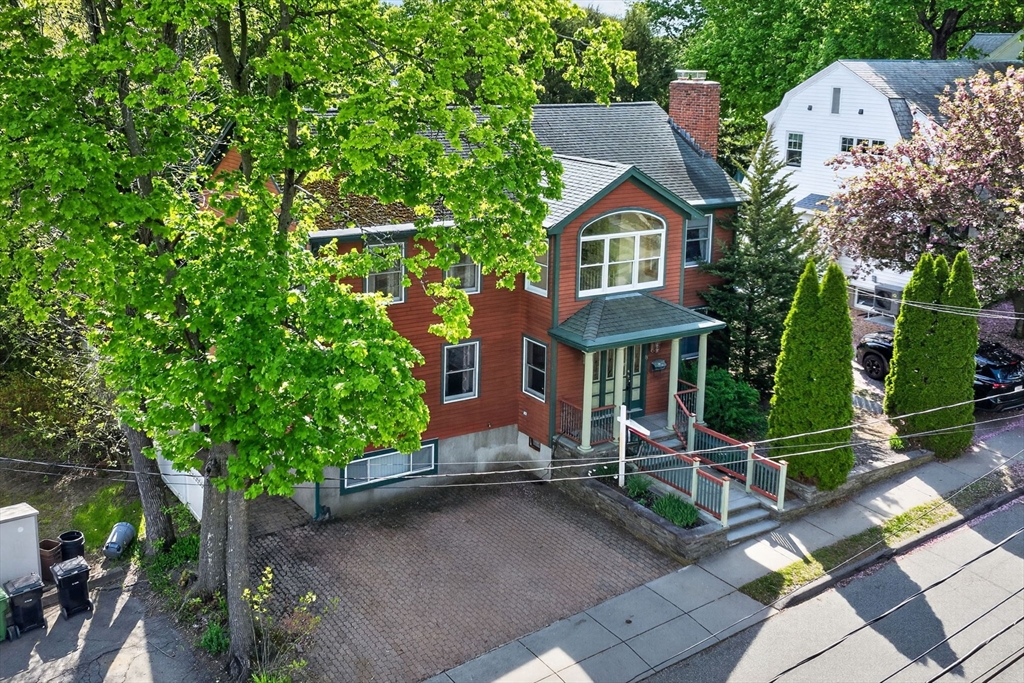 8 Hawthorne St