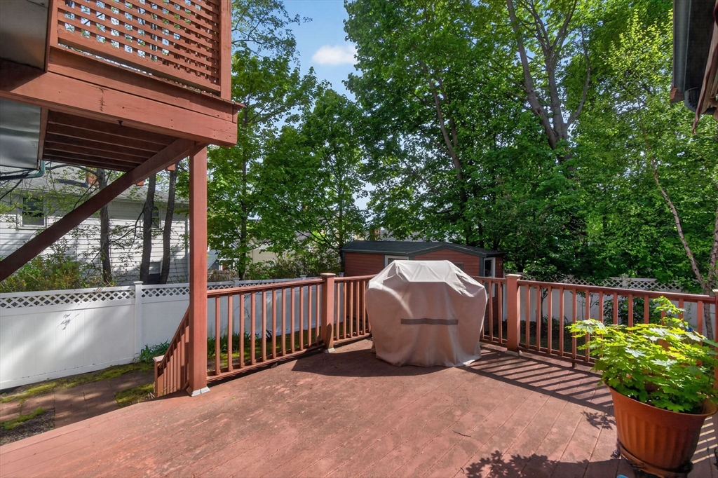 8 Hawthorne St