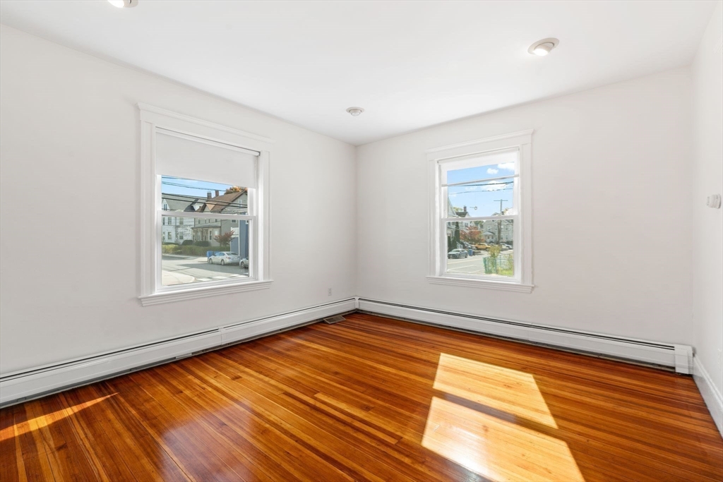 337 Newton Street # 4 Unit: #4