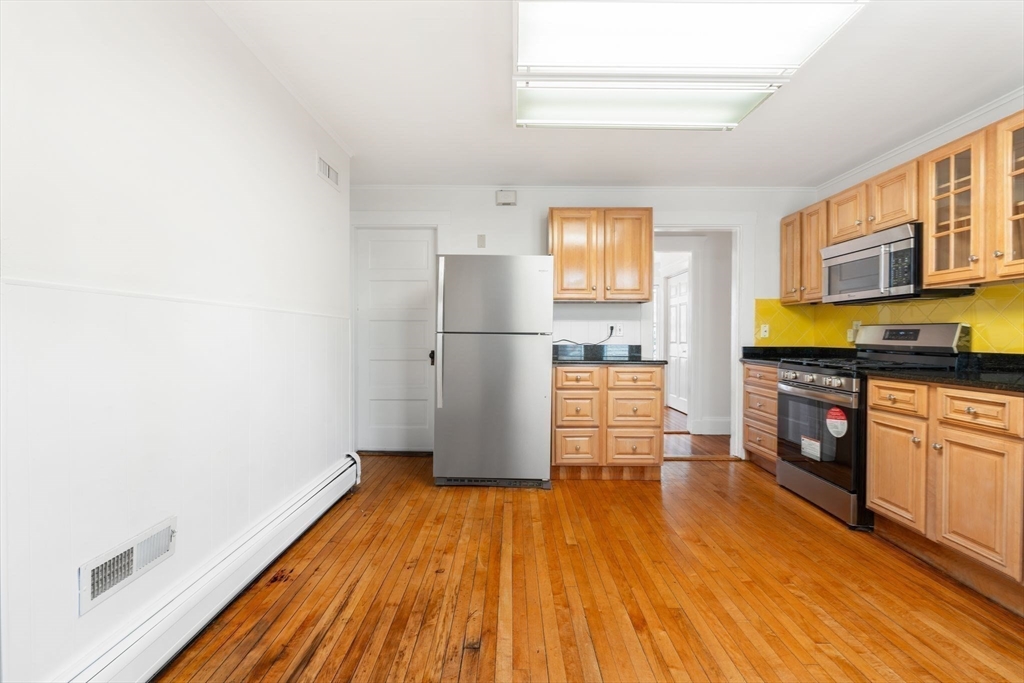 337 Newton Street # 4 Unit: #4
