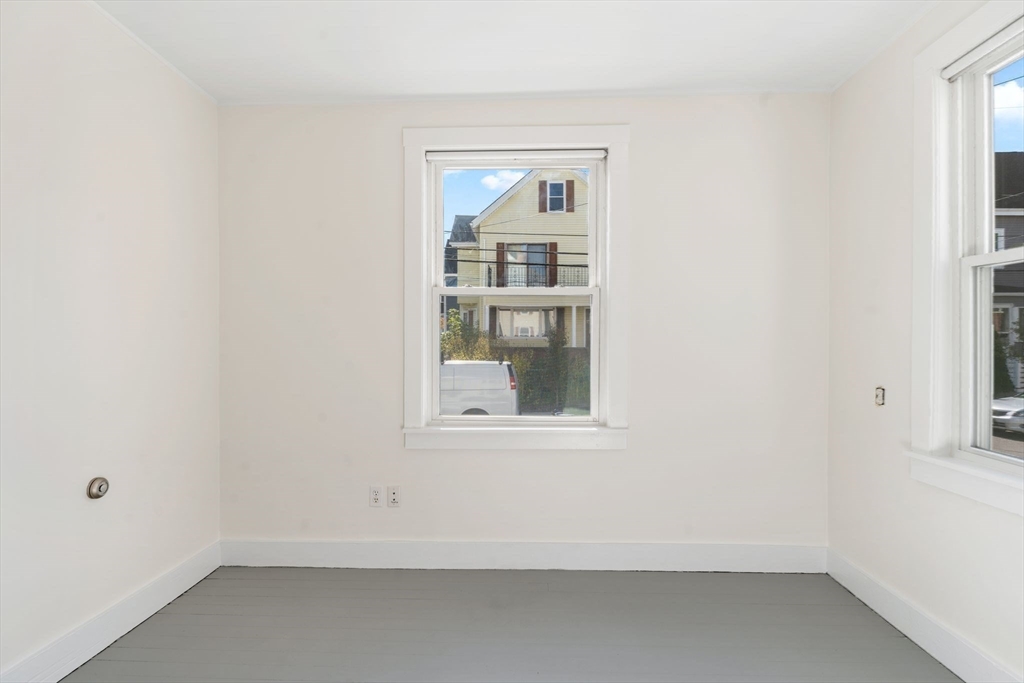 337 Newton Street # 4 Unit: #4