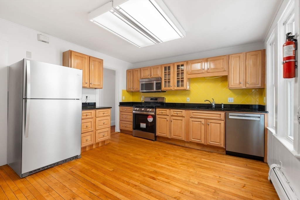 337 Newton Street # 4 Unit: #4