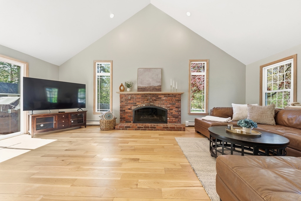 6 Edmunds Way