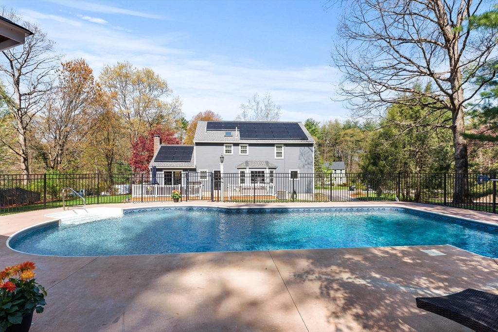 6 Edmunds Way