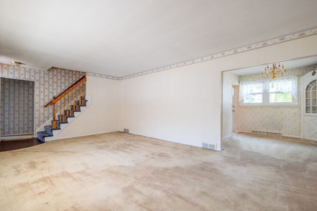 25 Windward Rd