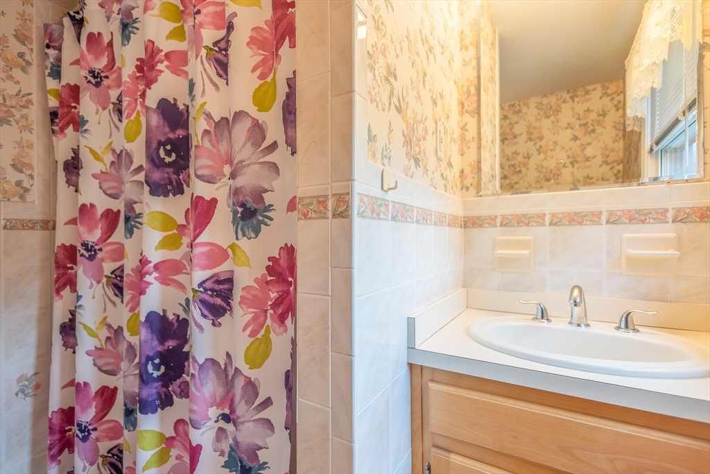25 Windward Rd