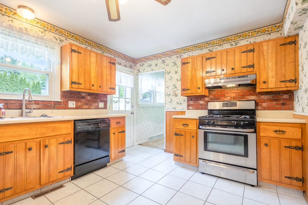 25 Windward Rd