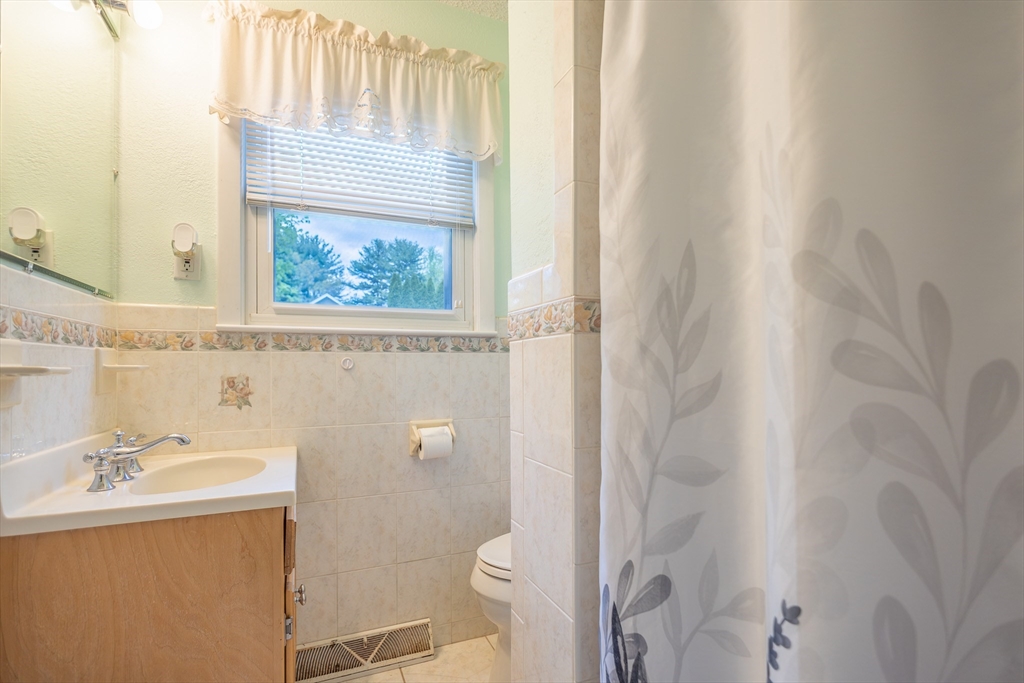 25 Windward Rd