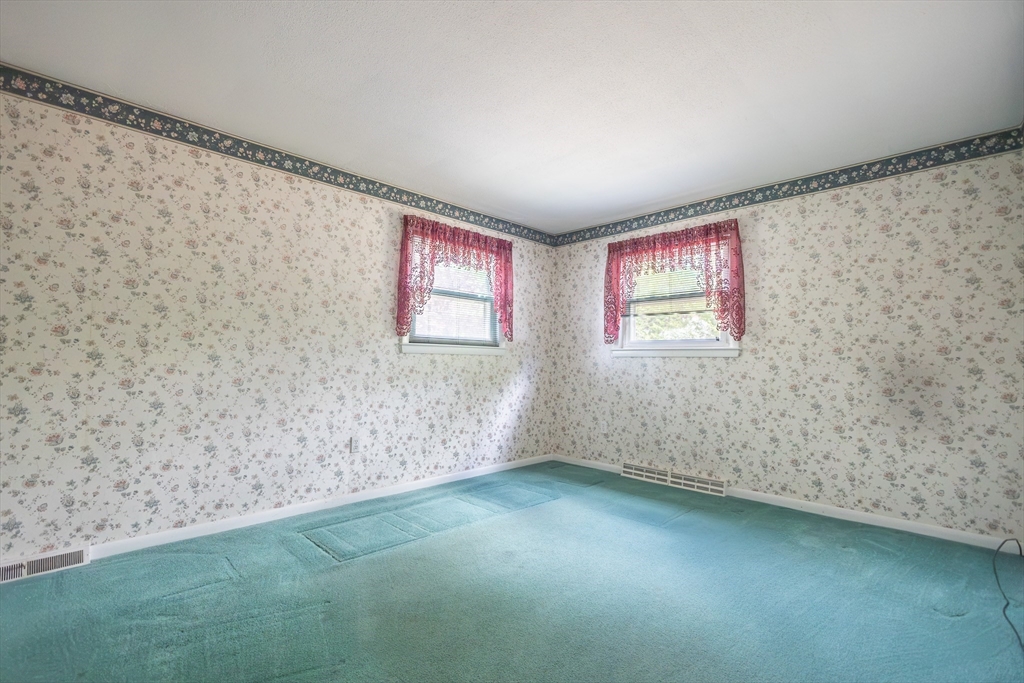 25 Windward Rd