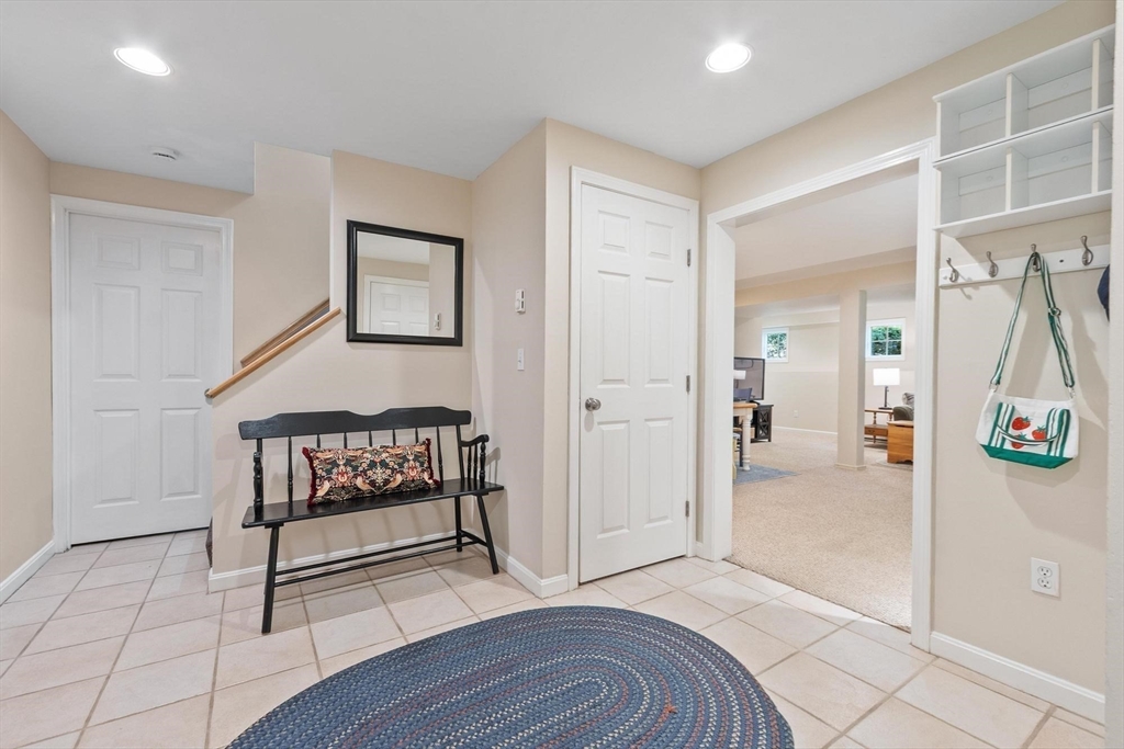 25 Whitney Lane