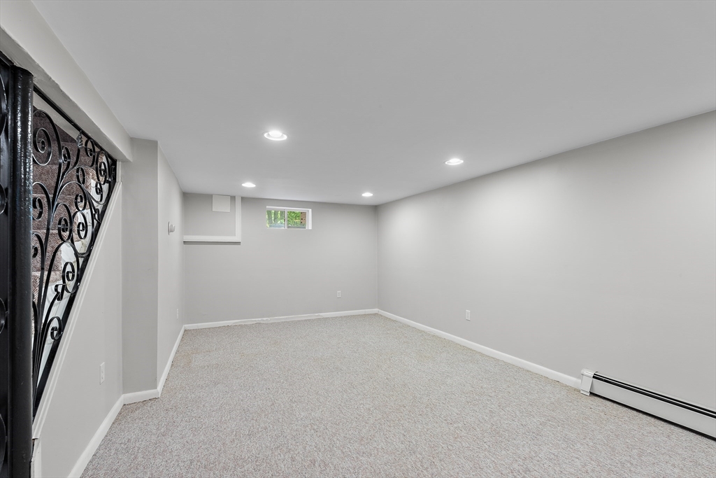 12 Vinewood Rd