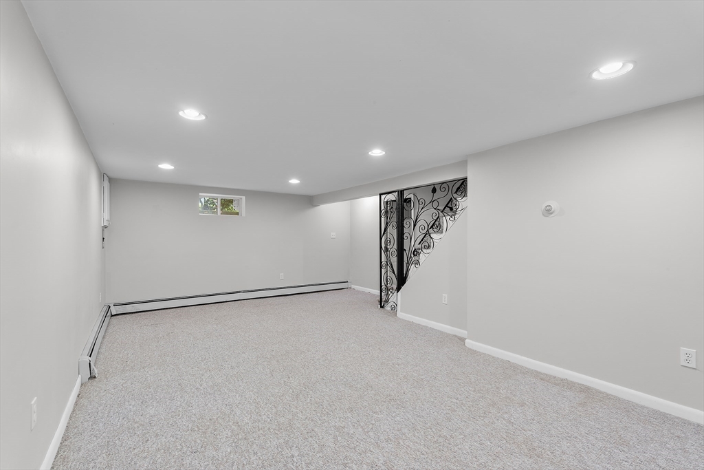 12 Vinewood Rd