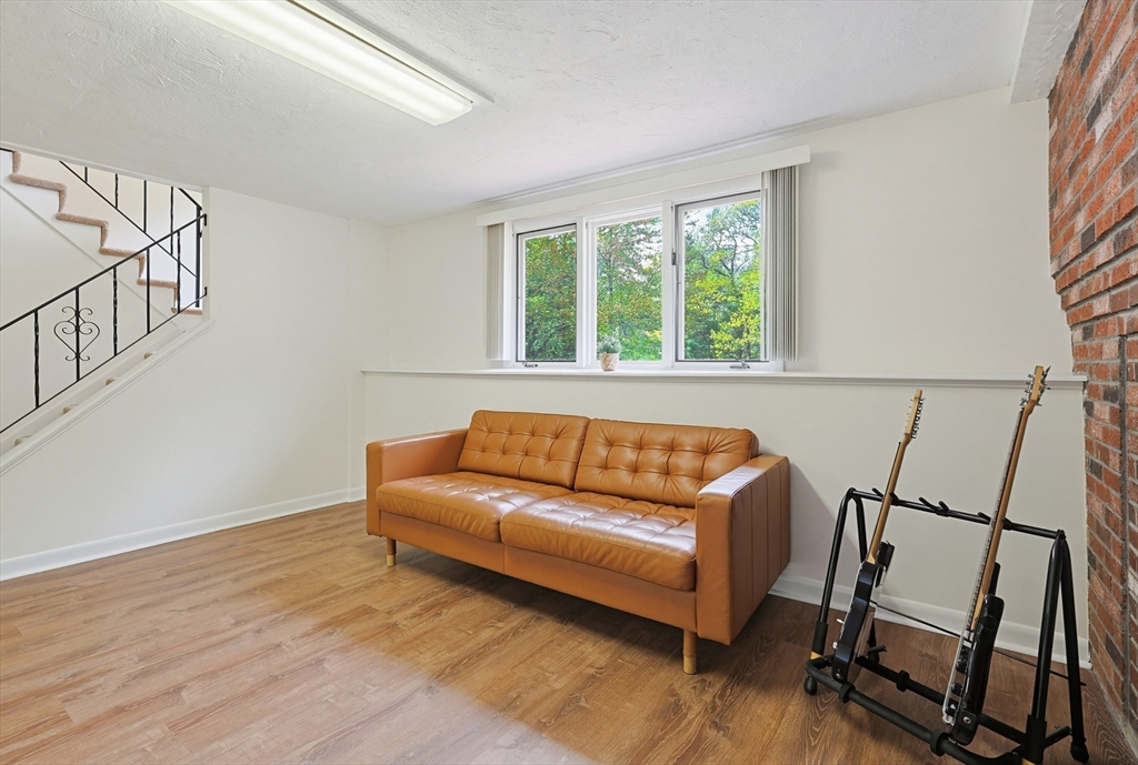 1 Tamworth Rd