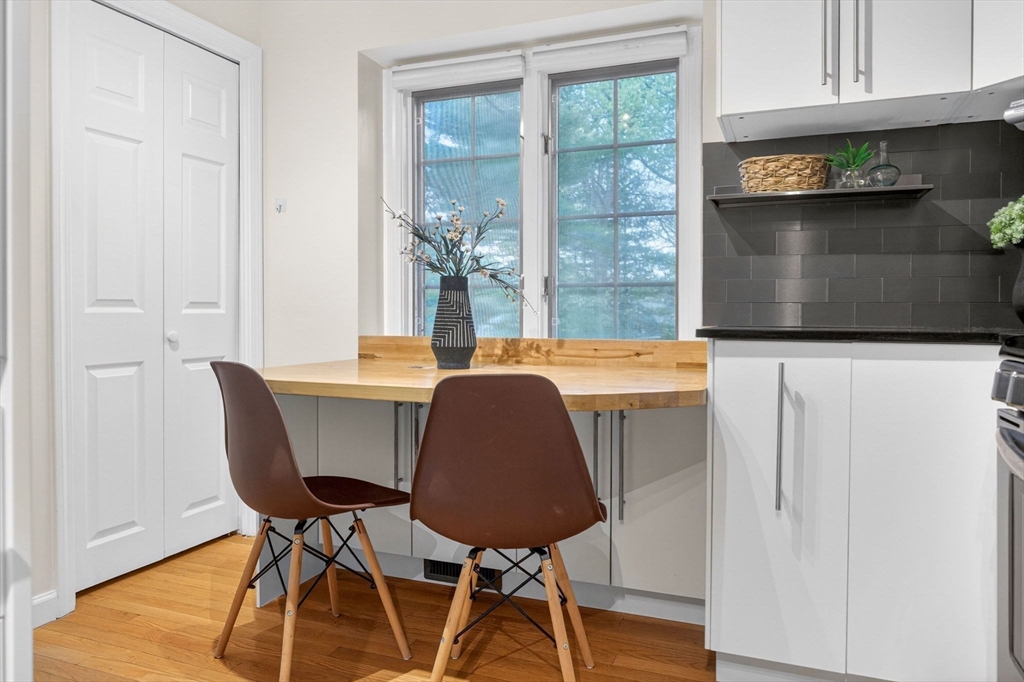 4 Oak Ridge Dr # 6