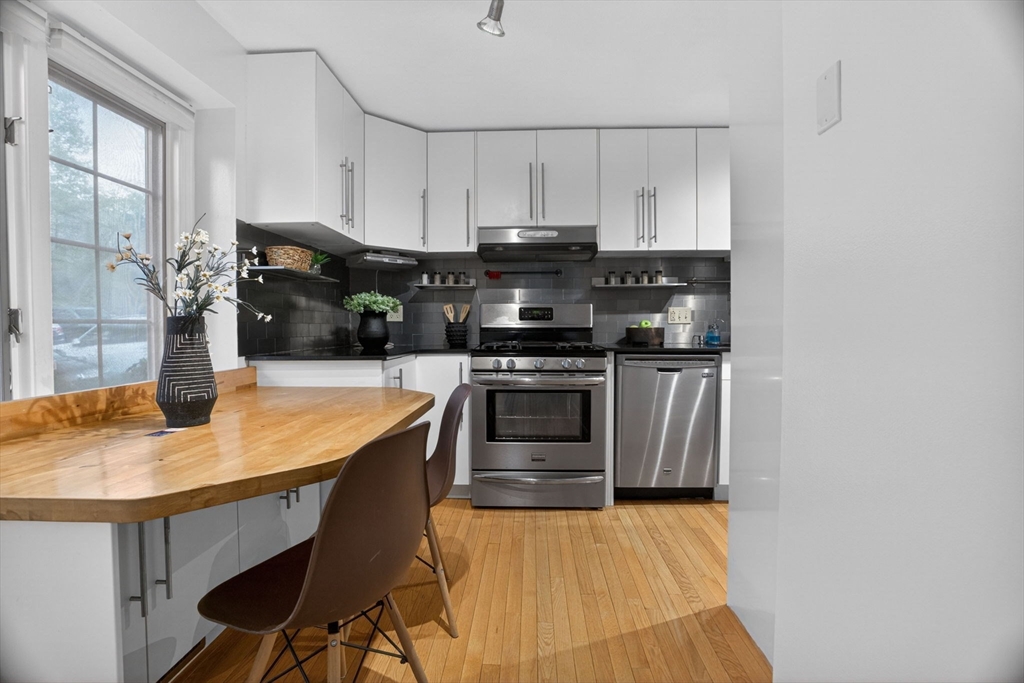 4 Oak Ridge Dr # 6