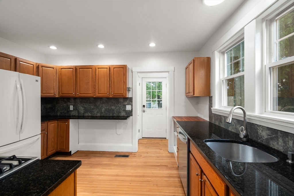 86 Webster St # 86