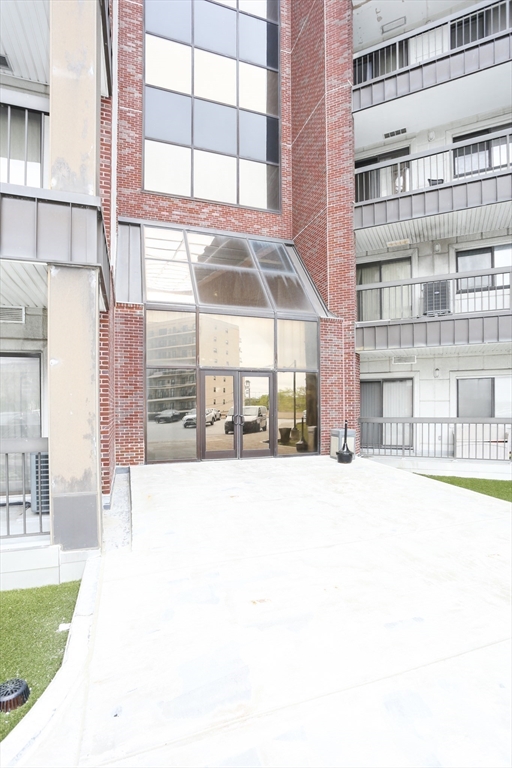 90 Quincy Shore Dr Unit: 302
