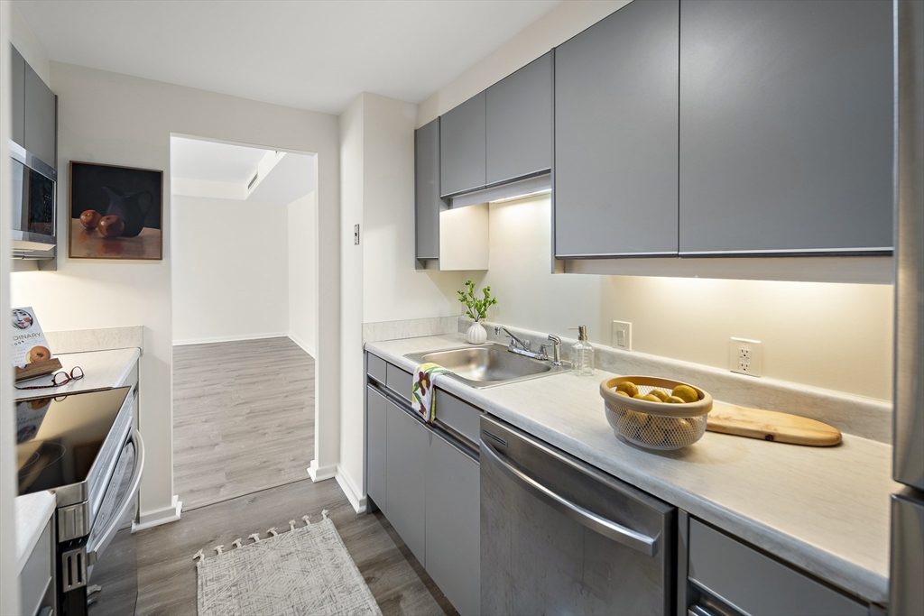 130 Mount Auburn St # 113