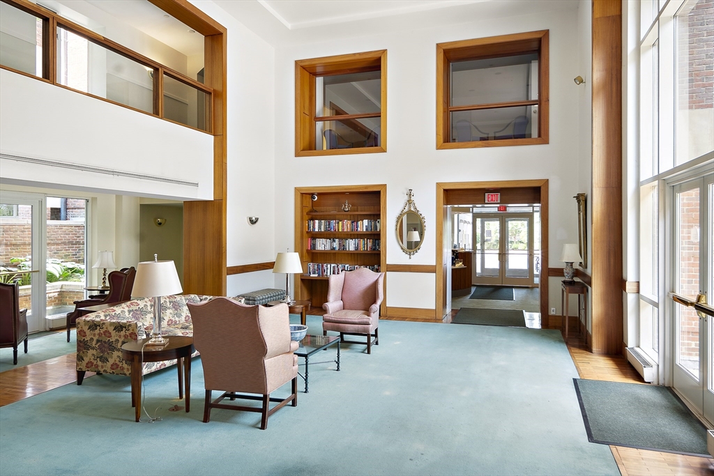 130 Mount Auburn St # 113