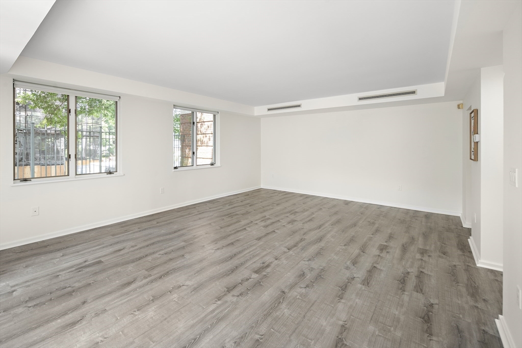 130 Mount Auburn St # 113