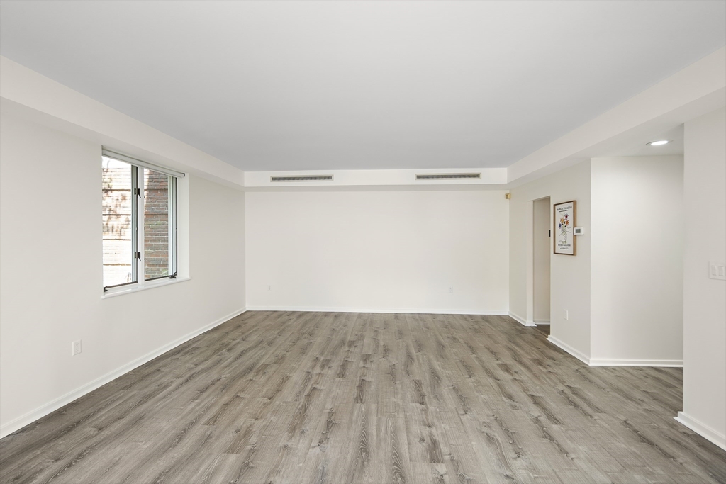 130 Mount Auburn St # 113