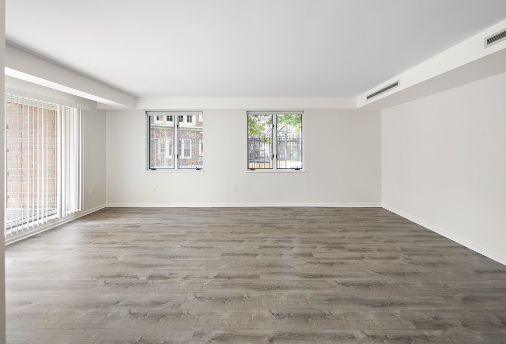130 Mount Auburn St # 113