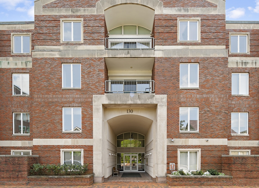 130 Mount Auburn St # 113