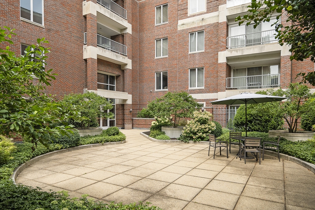 130 Mount Auburn St # 113