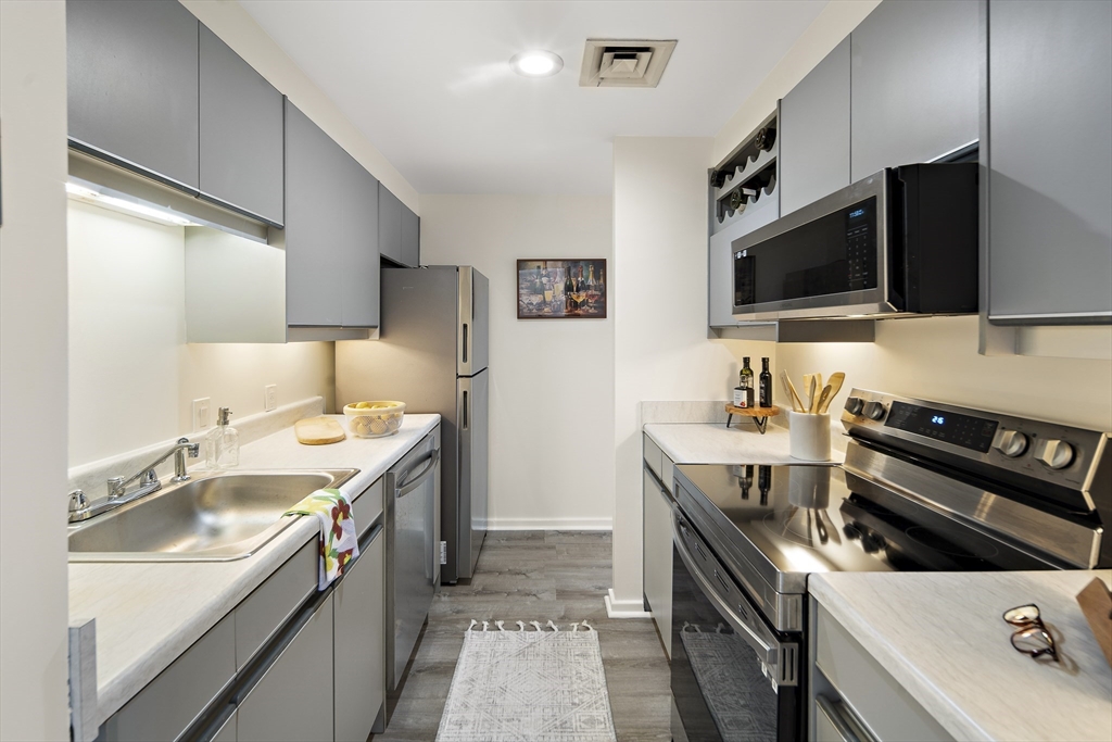 130 Mount Auburn St # 113