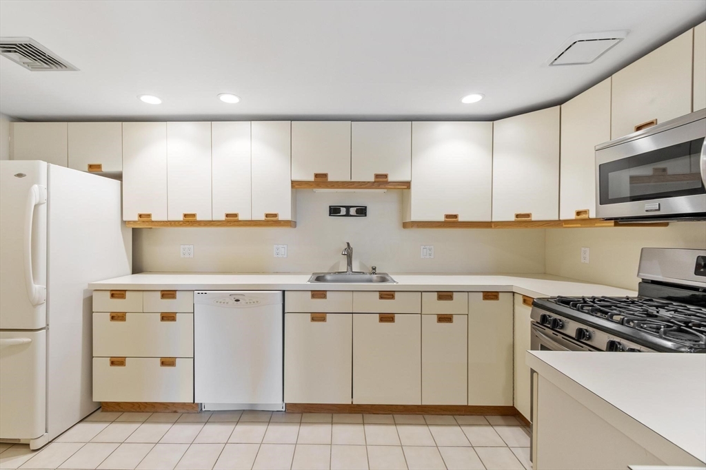 321 Place Ln # 321