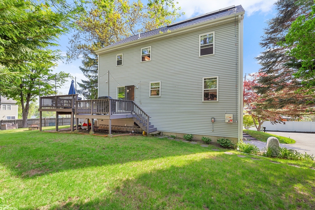 9 Rhodes St