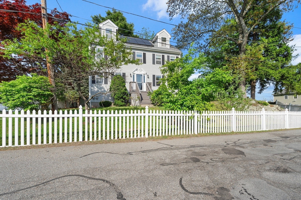 9 Rhodes St