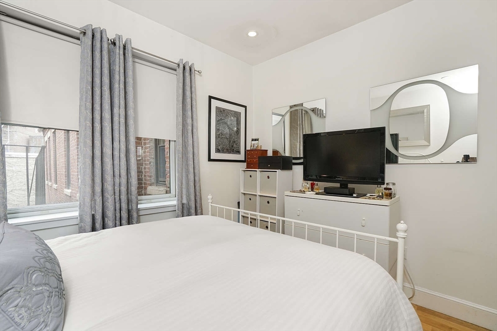 8 Garden Court # 7