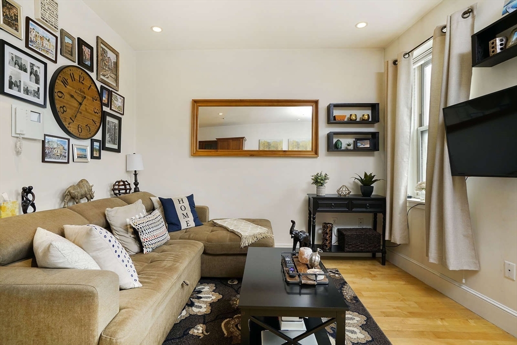 8 Garden Court # 7