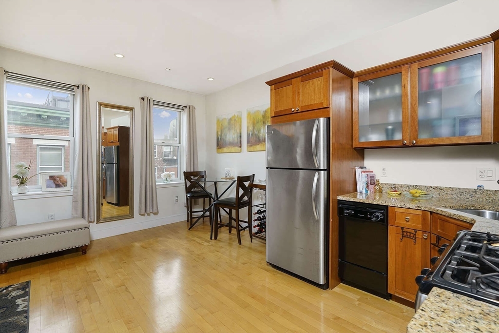 8 Garden Court # 7