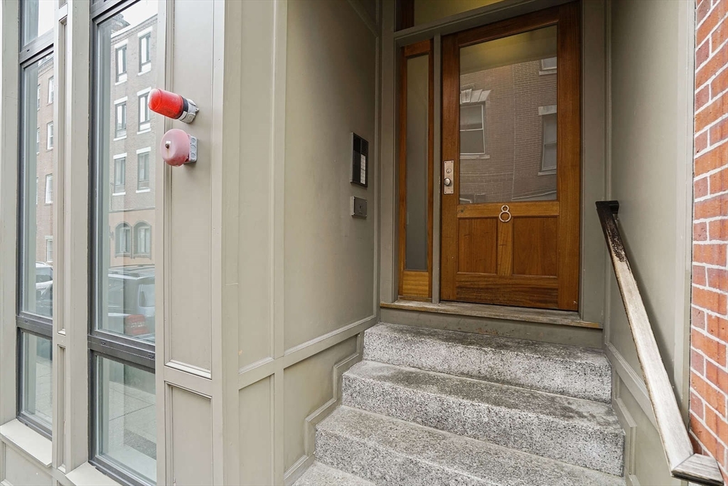 8 Garden Court # 7