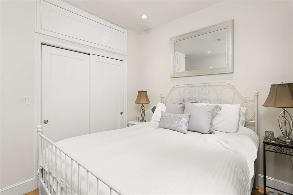 8 Garden Court # 7