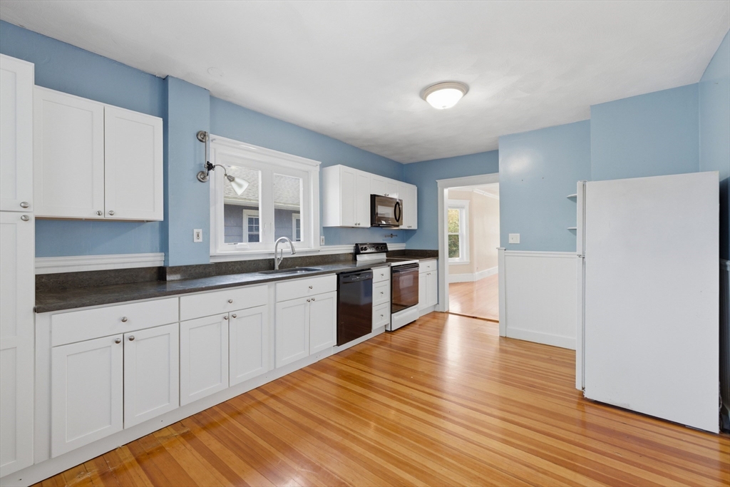 25-27 Bainbridge Street # 2