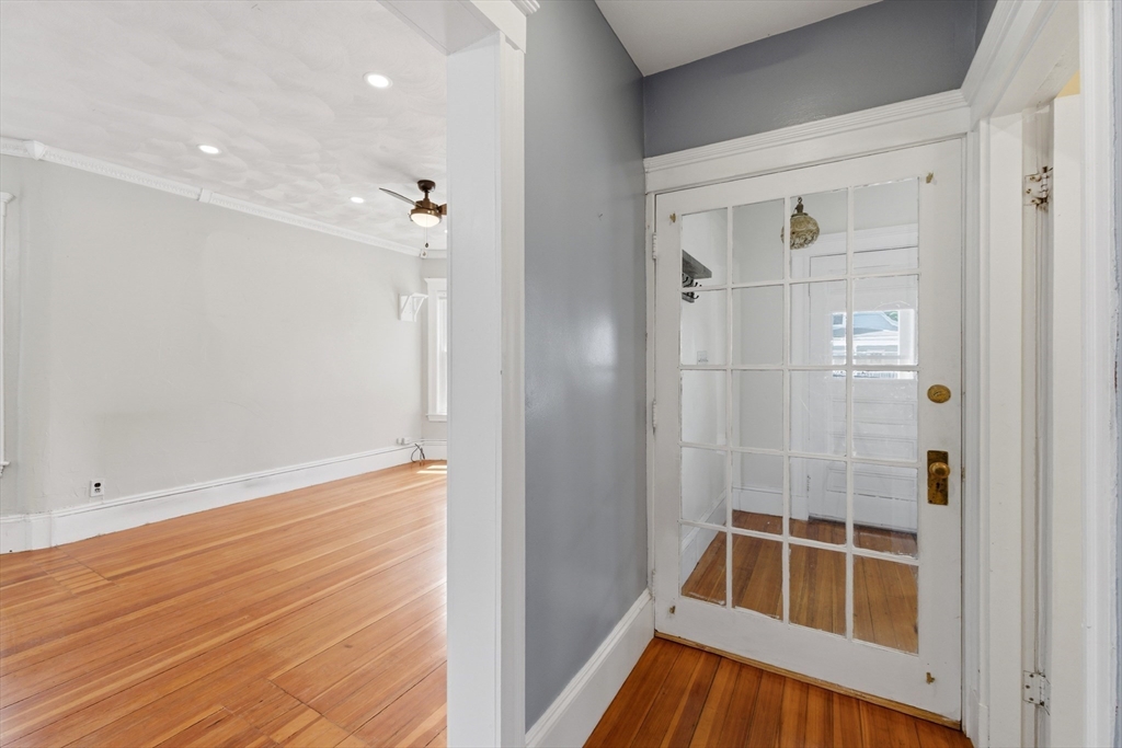 25-27 Bainbridge Street # 2