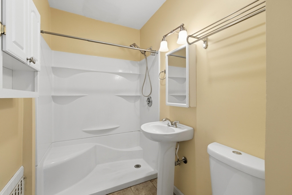 25-27 Bainbridge Street # 2